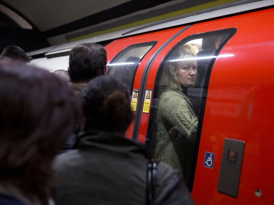 French Strikes May Have Unexpected Upside for Weary Parisians