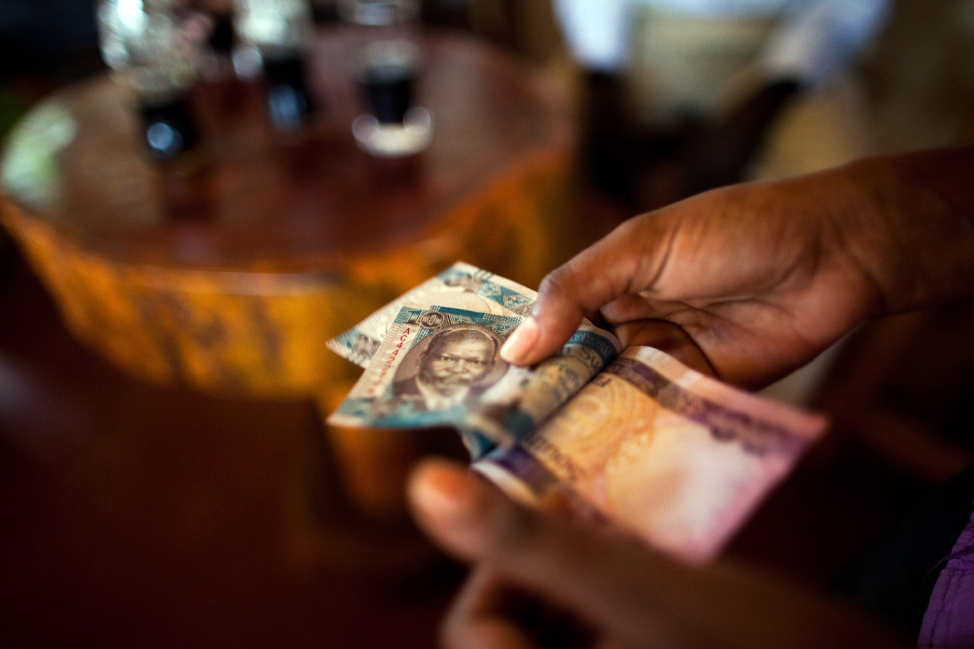 Sudan Pound Weakens 15 As Central Bank Allows Currency To Float sudan-pound-weakens-15-as-central-bank-allows-currency-to-float