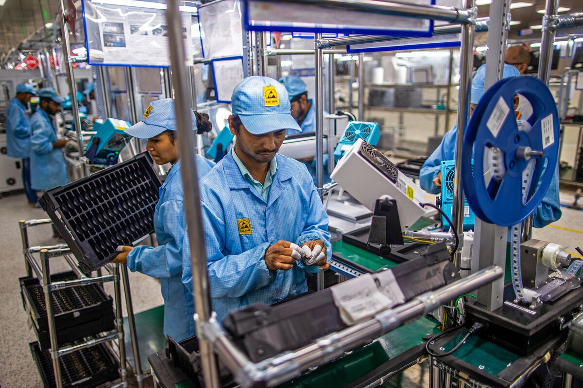 bloomberg.com - Alisha Sachdev - China's Control Over Tech Is Threatening India's Manufacturing Dreams