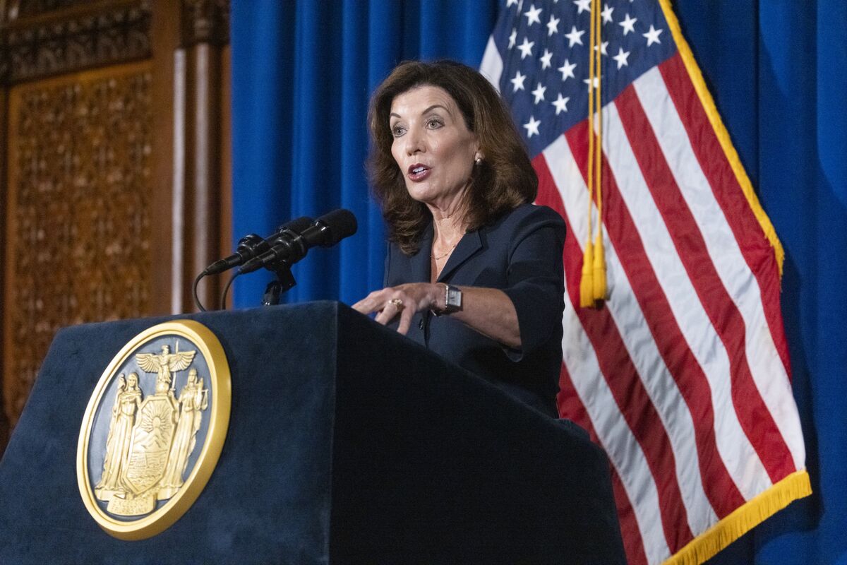 Kathy Hochul Sworn In as NY's First Female Governor, Vows New Era After ...