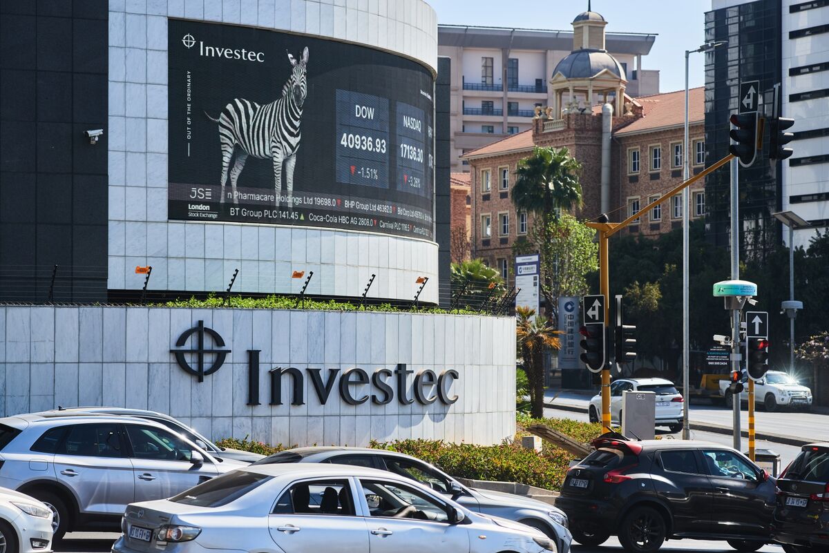 South Africa Gains Lift Investec Profit, Dividend to Record