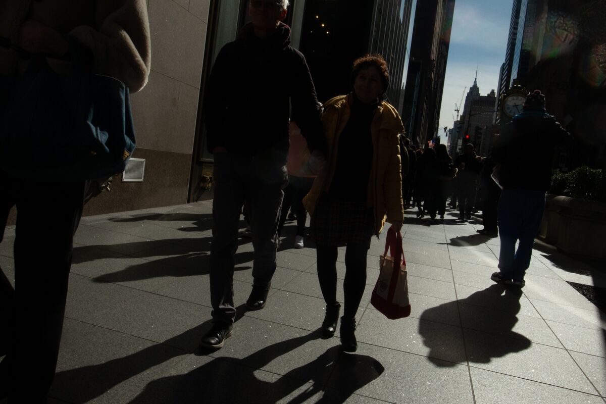 High Inflation Poses Risk to Recently Upgraded US GDP Forecasts - Bloomberg