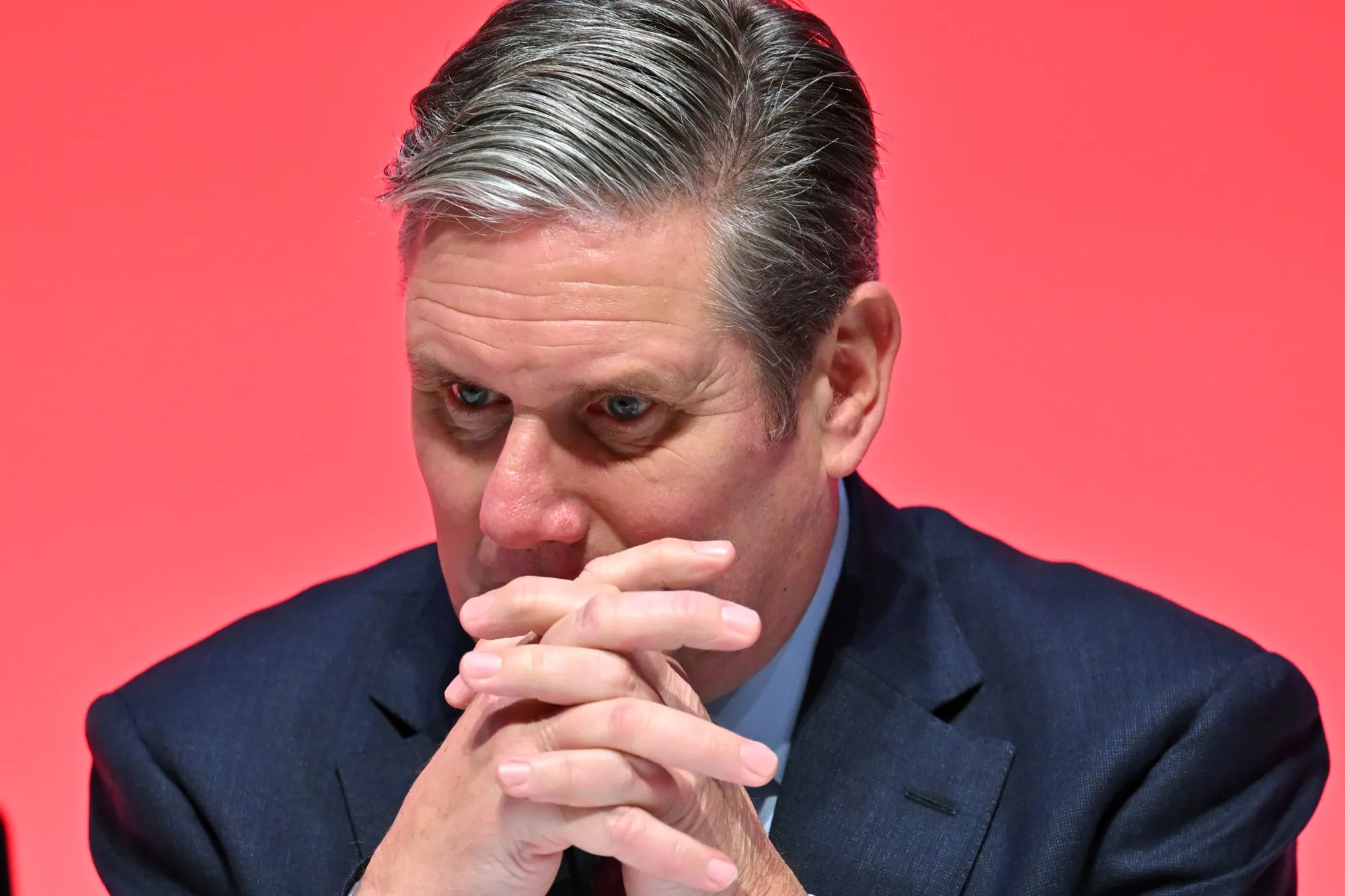 Starmer akomeje kotswa igitutu mu mfuruka zose n'abadashyigikiye politiki ze