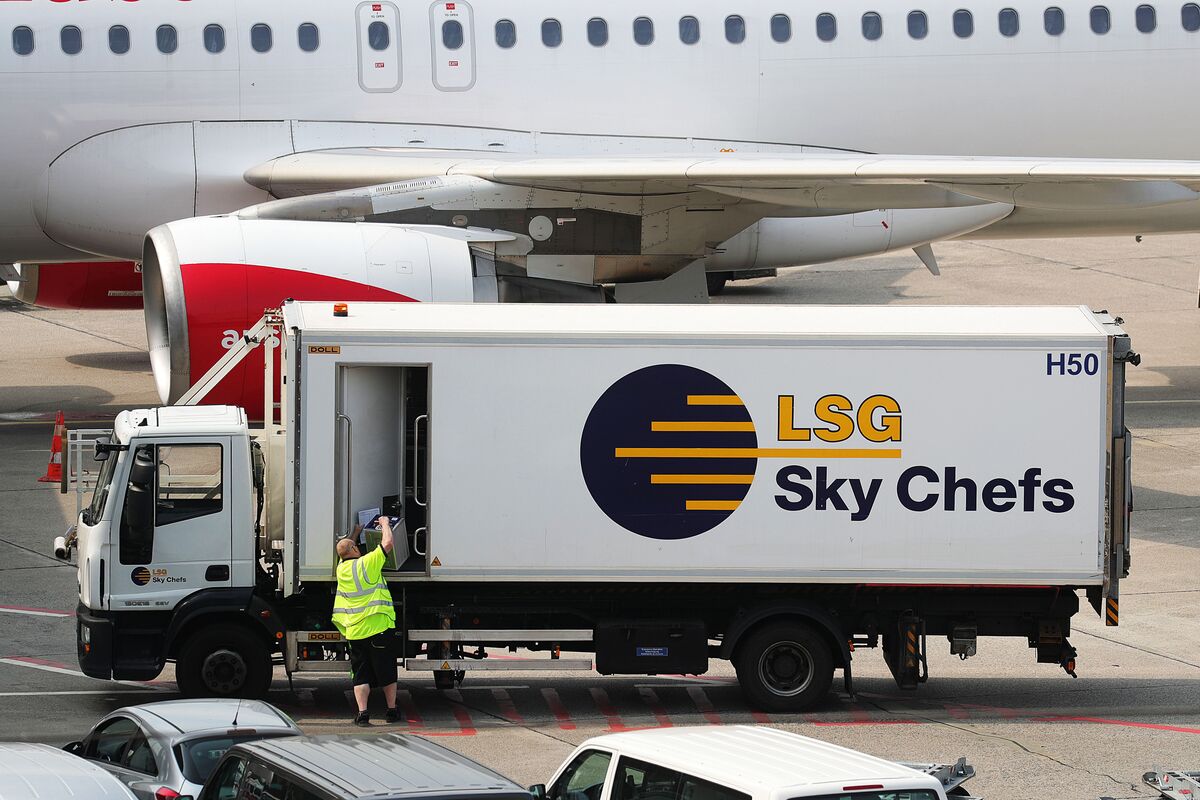 Aurelius Is Said to Mull Sale of Ex-Lufthansa Catering Unit