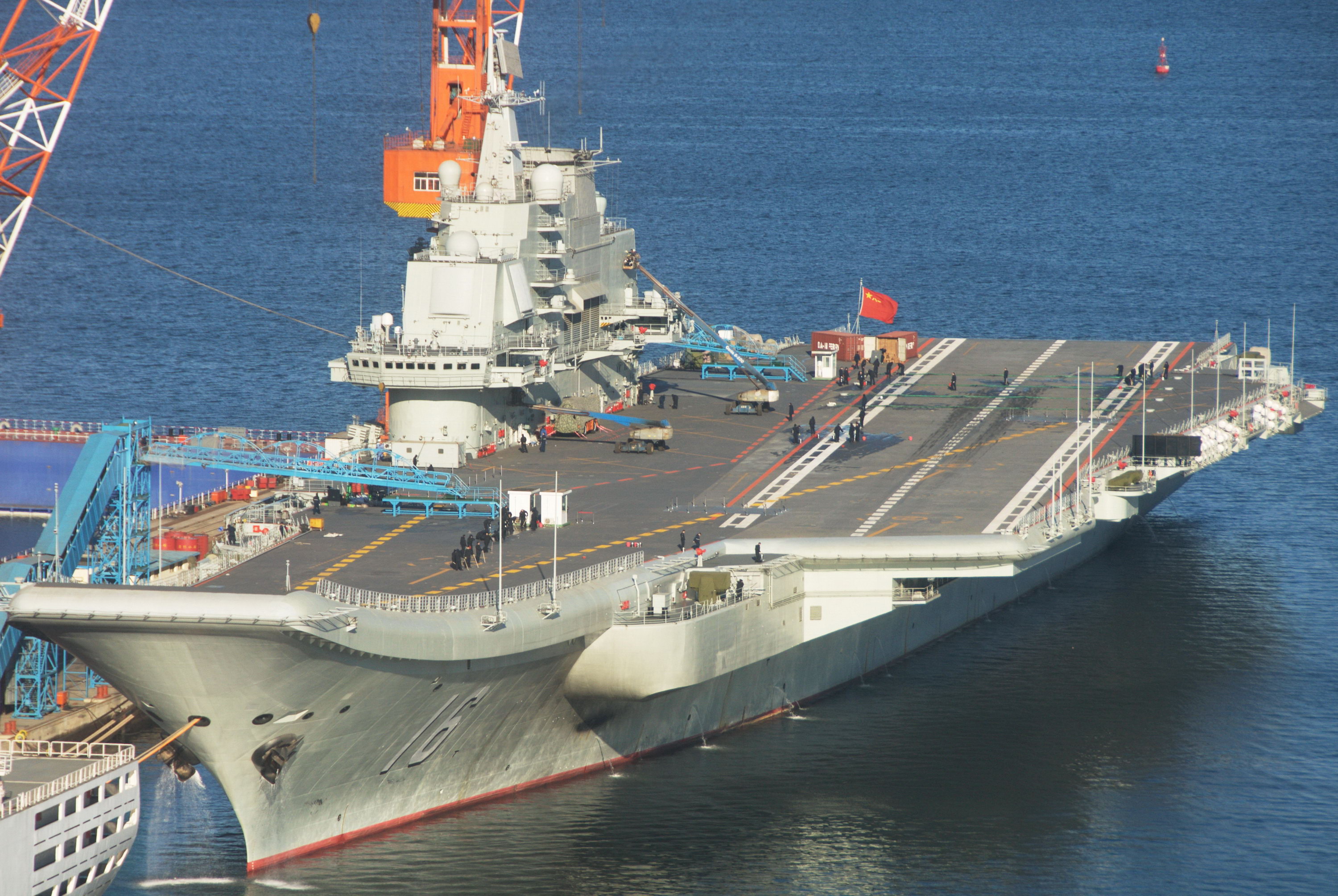 中国海軍:2隻目の空母建造へ、「遼寧」より大型-副参謀長 - Bloomberg