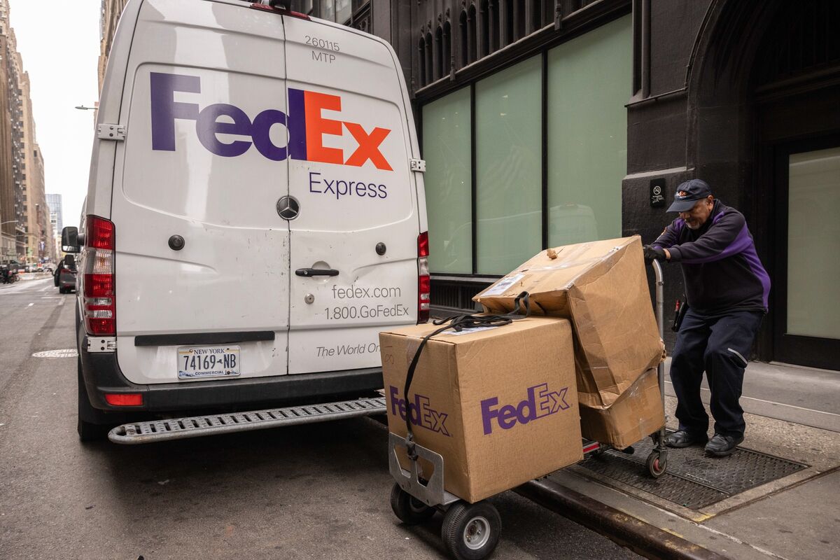 🟪"Amazon e FedEx: Rinnovata la Collaborazione per la Consegna di Pacchi di Grandi Dimensioni"