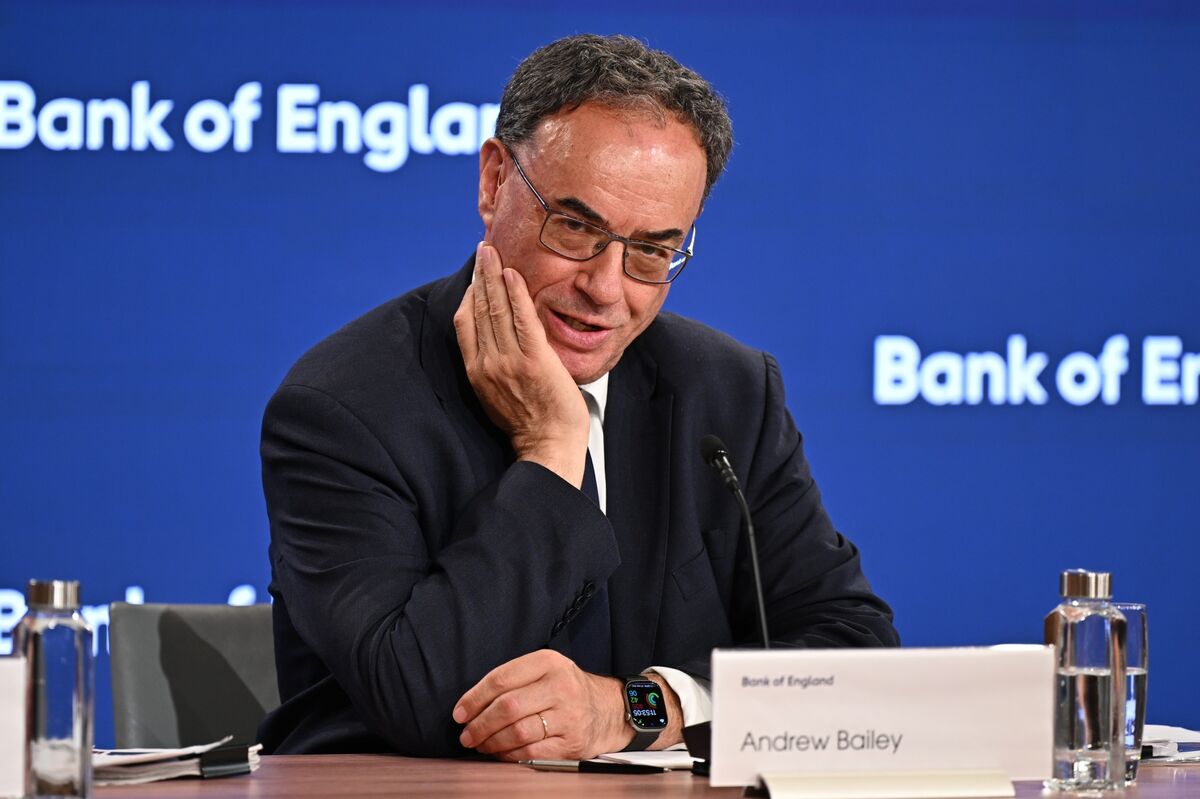 bloomberg.com - Paul J. Davies - Hedge Fund Gilt Risks Are Best Managed in Markets