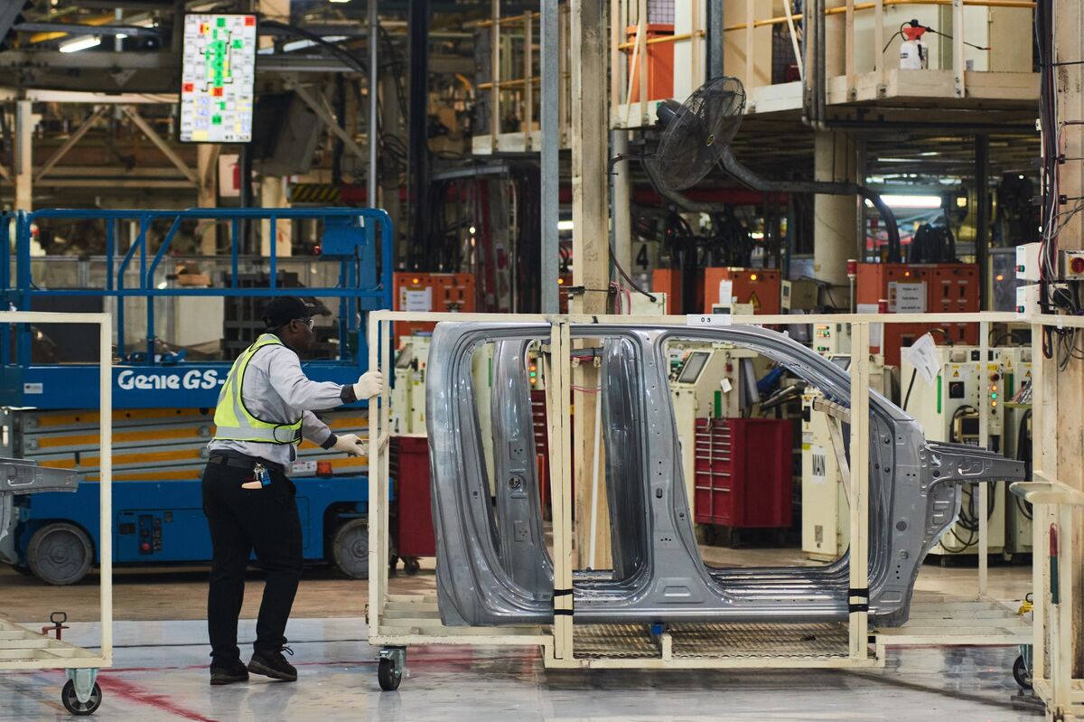 South Africa Needs Reforms to Counter US Tariffs, Central Bank Says