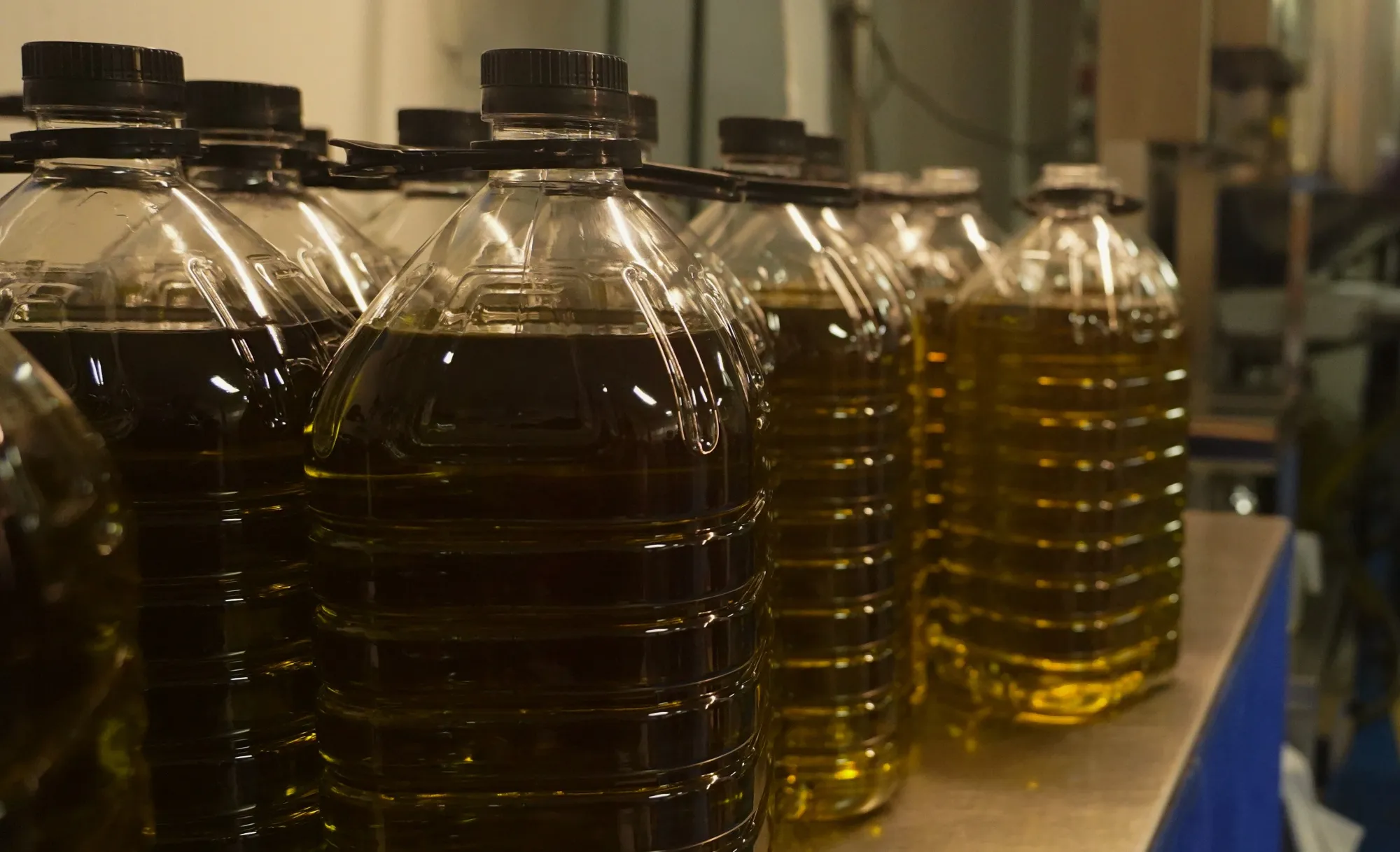 Olive Oil Prices Surge, Putting Europe on a Slippery Slope - Bloomberg