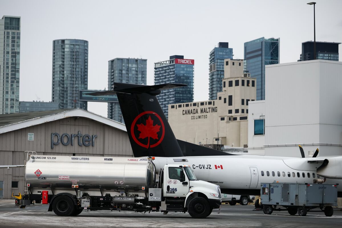 Air Canada Cuts Outlook After Jet Fuel Cost Soars Nearly 50%
