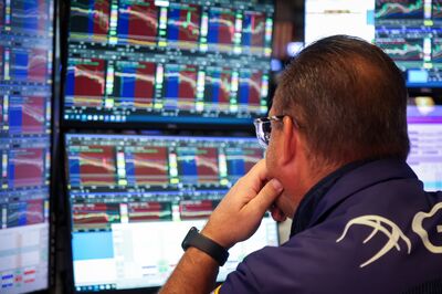 US Stocks Drop As Tech Rout Deepens, Hurt By Climbing Yields