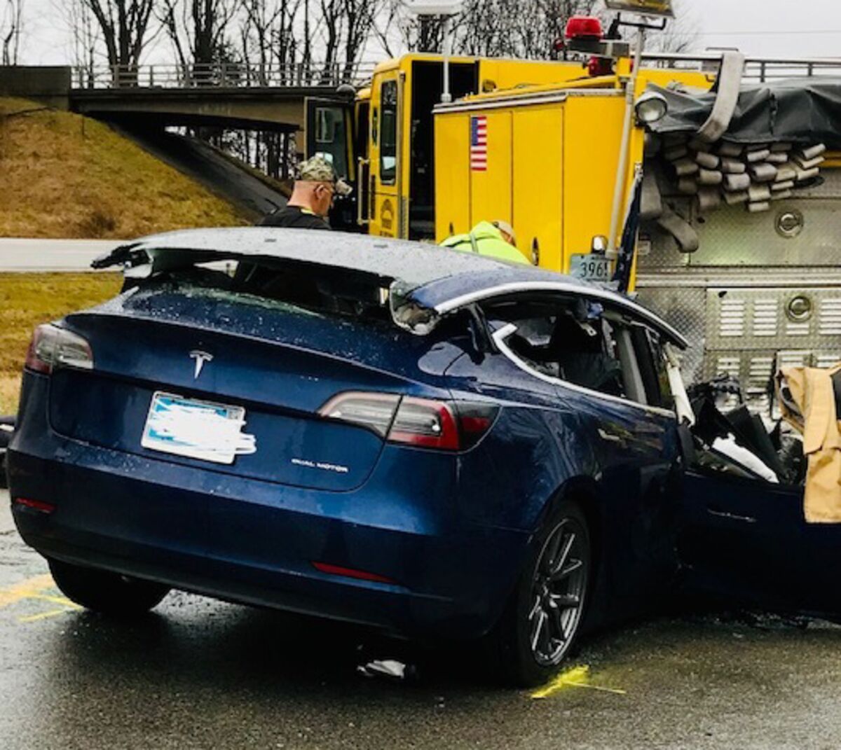 Tesla Faces Suit In Fatal Autopilot Crash Probed By U.S. Agency - Bloomberg