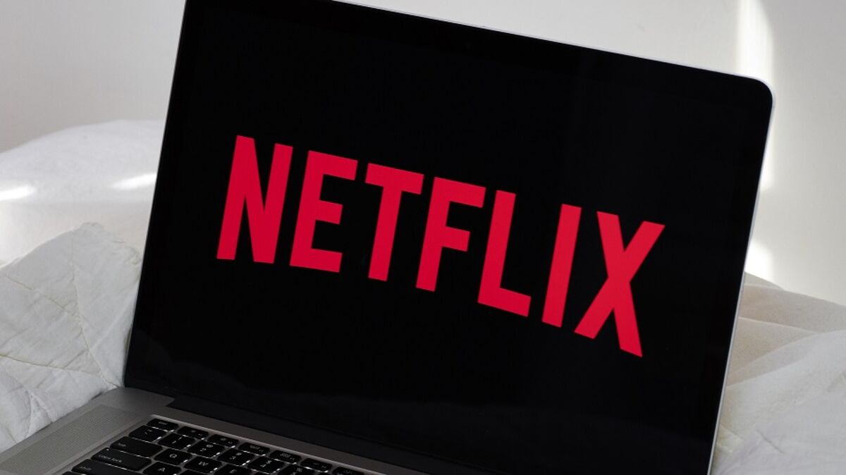 Netflix Plunges After Subscriber Miss, Bleak Customer Outlook Netflix Plunges After Subscriber Miss, Bleak Customer Outlook
