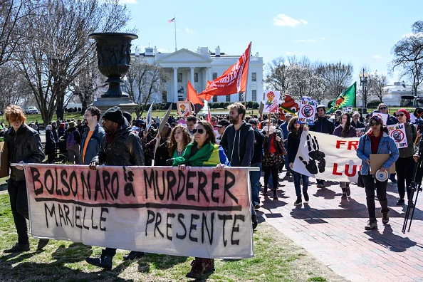 Washington rolls out the welcome wagon.