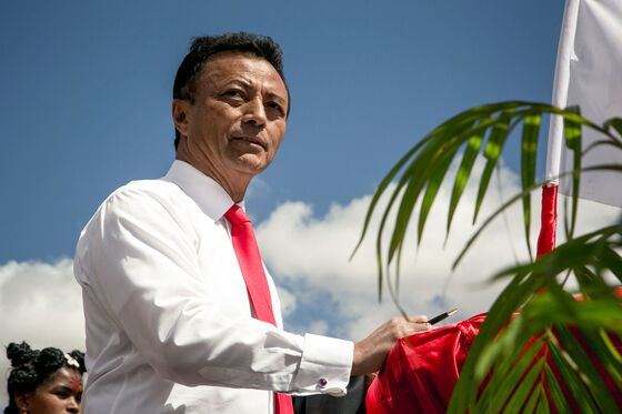 Madagascar Presidential Vote Loser in Surprise Capitulation
