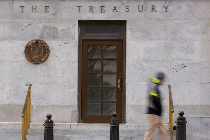 US Treasuries Extend Gains After Posting Best Year Since 2020
