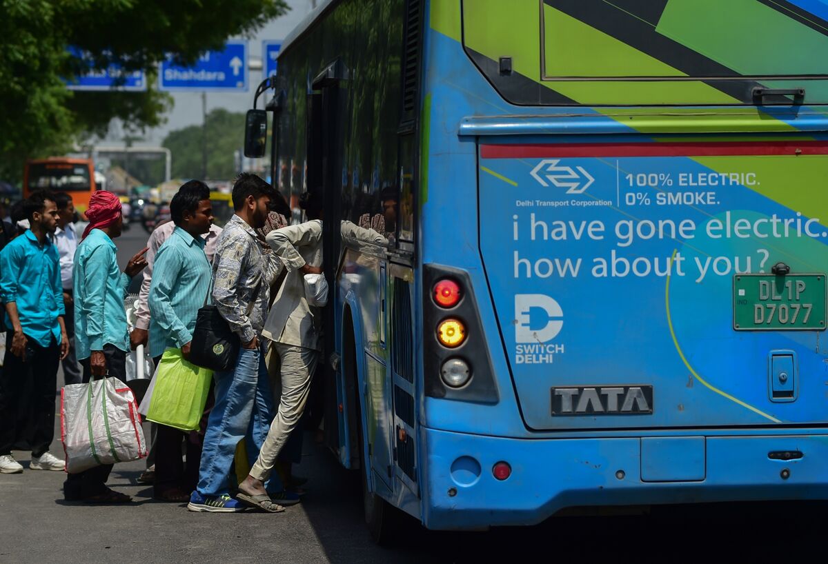 India Weighs $1 Billion Aid for Private Electric Buses, Trucks