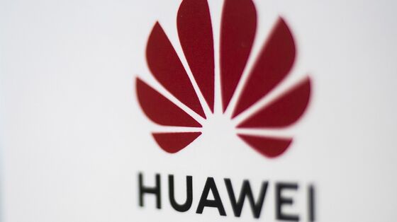 Merkel Resists Full Ban on Huawei, Making Germany an Outlier