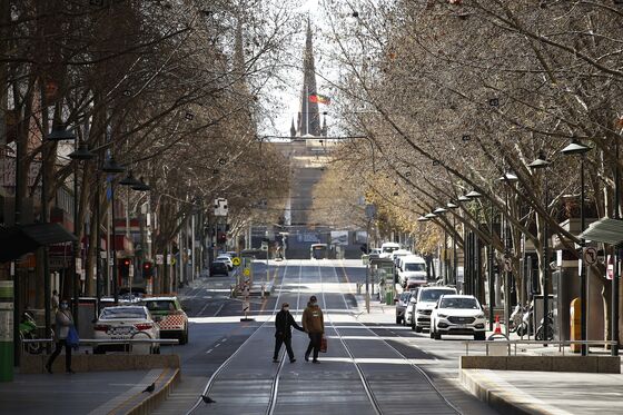 Australia Warns of Economic Pain as Lockdown Extended