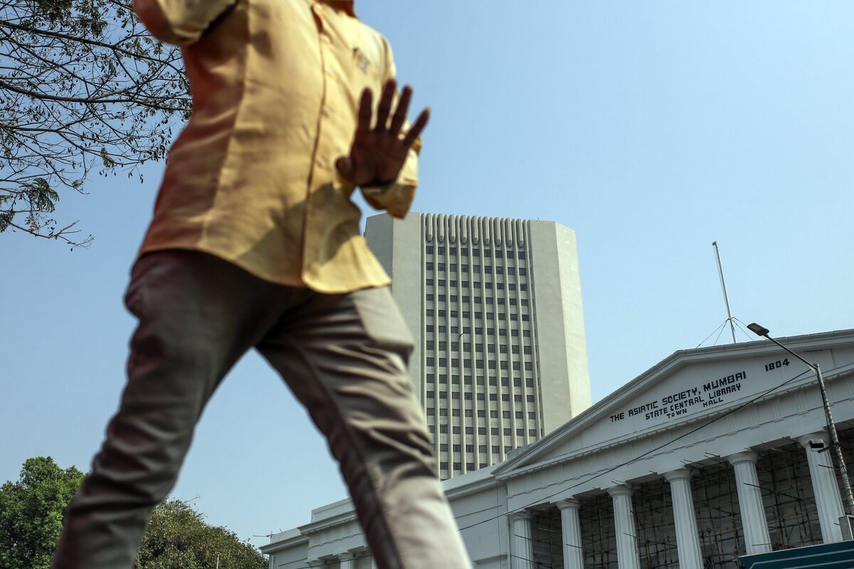 RBI’s Latest Attempt to Shield Rupee May Bring Near-Term Rebound