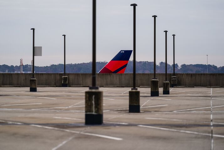 US Airlines See Record Holiday Travel Despite High Ticket Prices