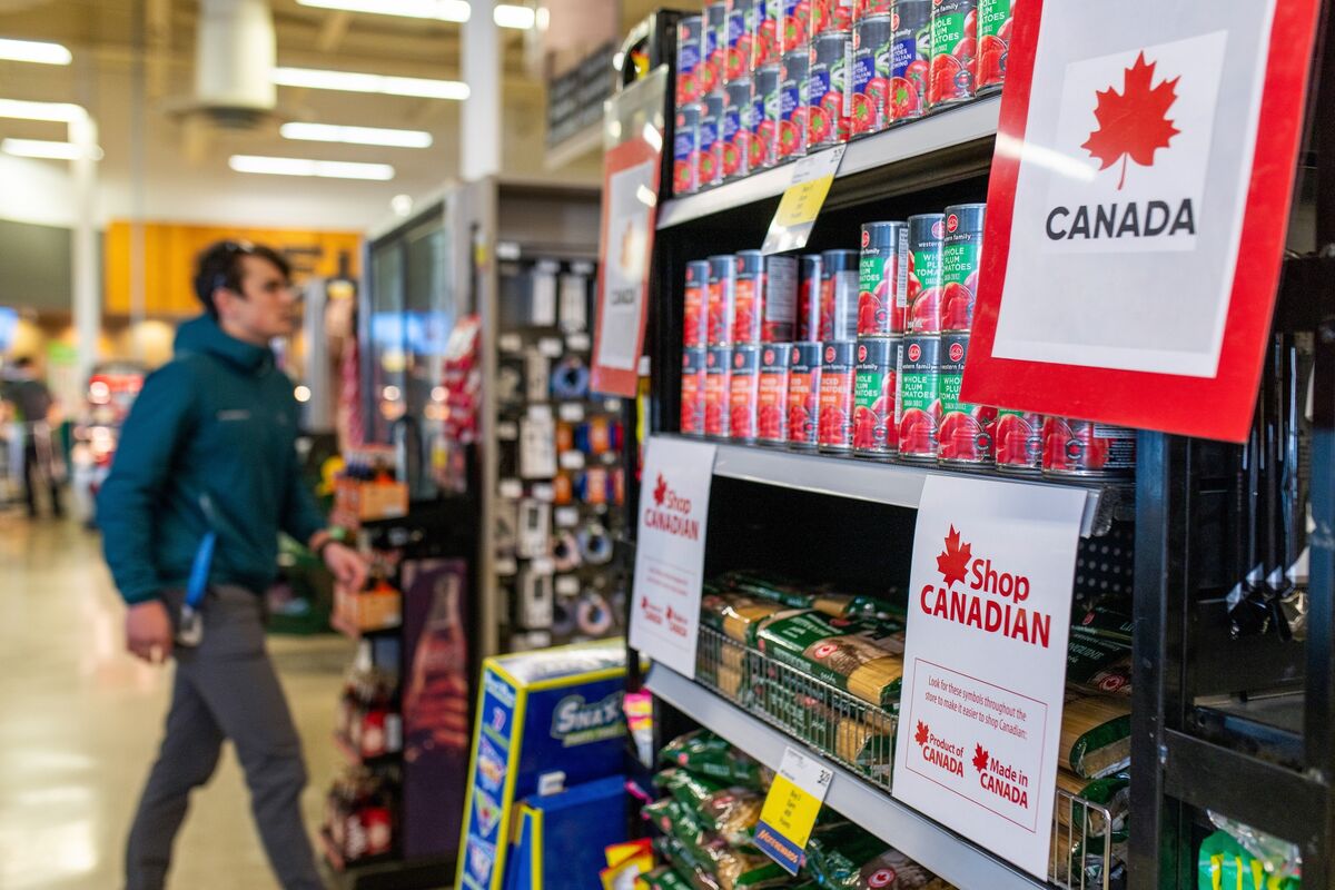 🚨 ⚫️BREAKING: Canadesi intensificano il boicottaggio dei prodotti e viaggi statunitensi in risposta ai dazi di Trump