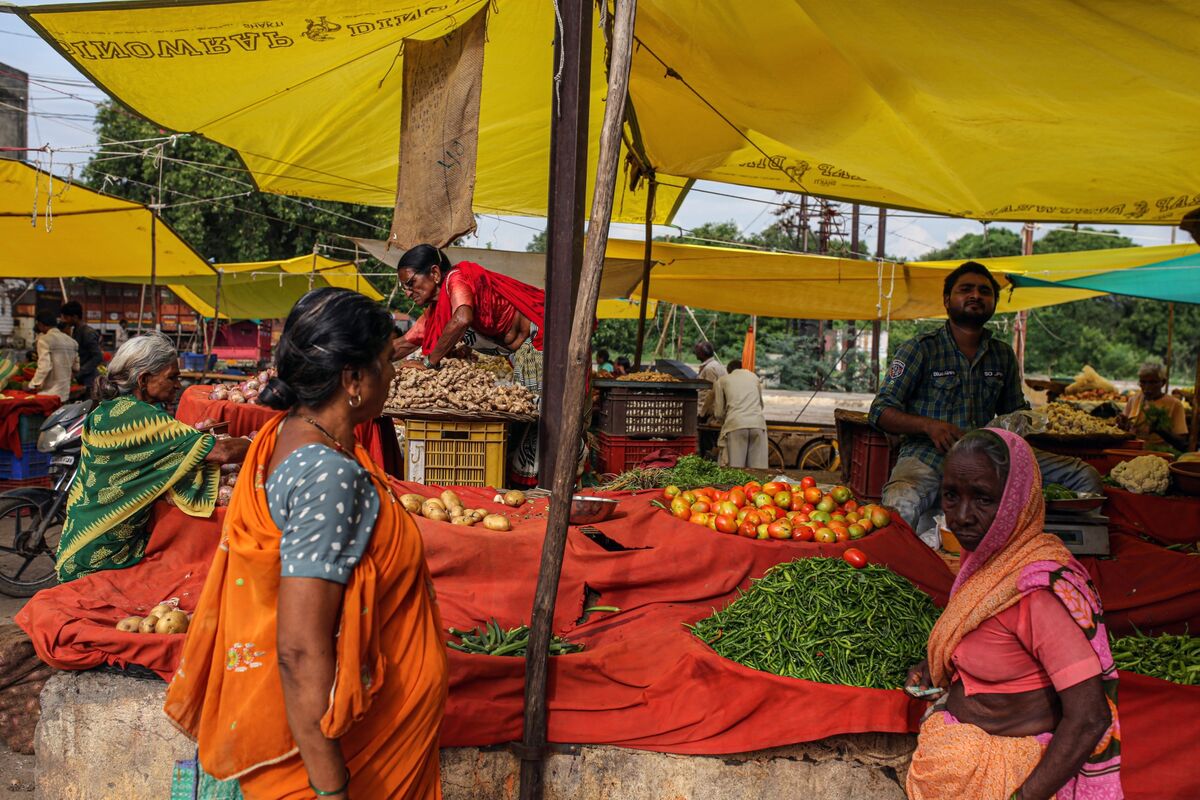Food Inflation Hits Family Budgets, Menus From India to Nigeria