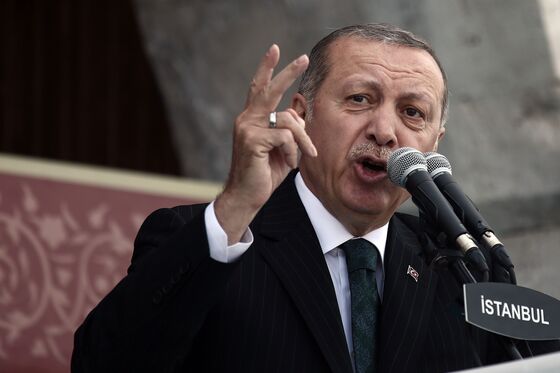 Erdogan Pledges to Crush U.S.-Backed Kurdish Militants in Syria
