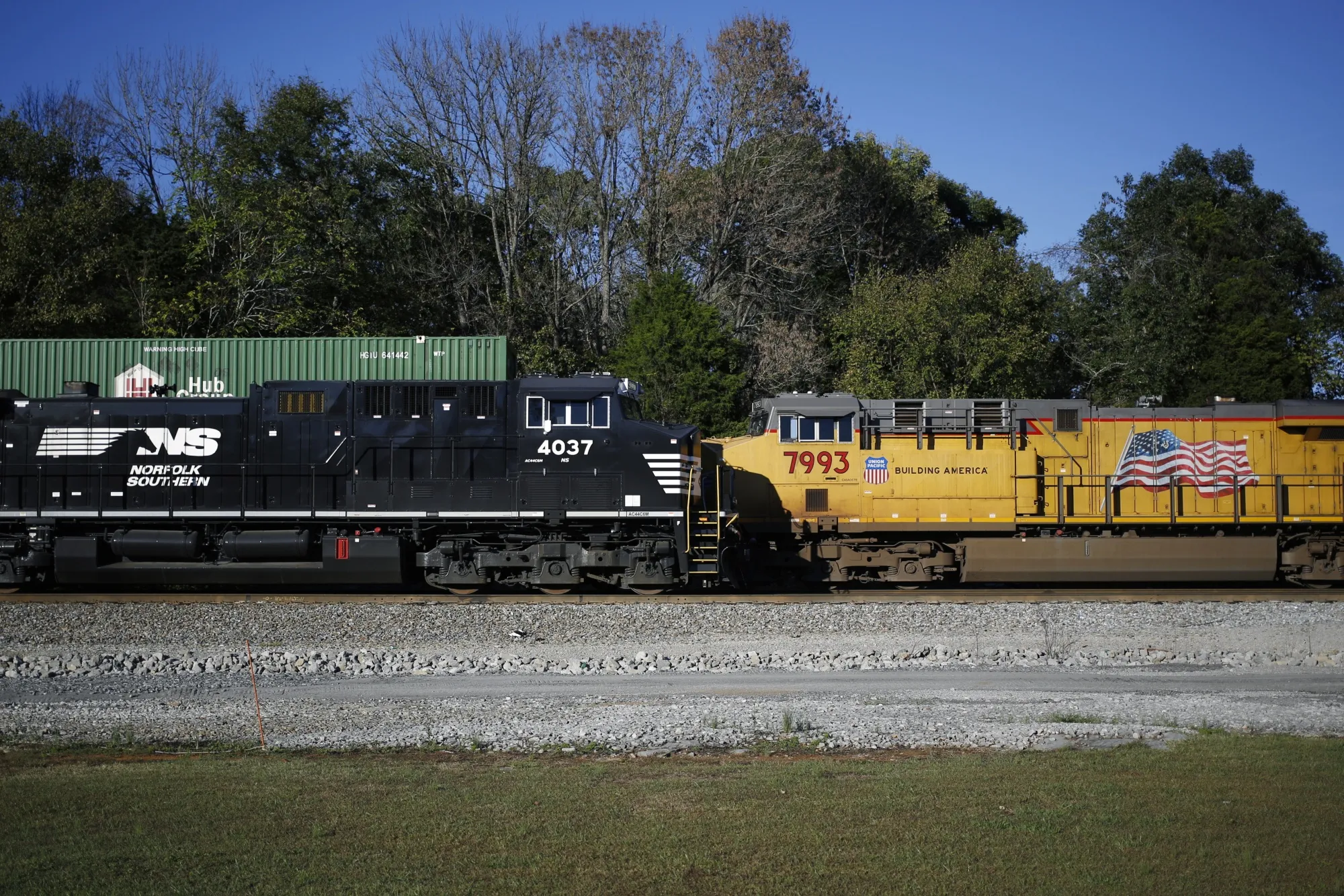 Norfolk Southern, left, and Union Pacific Railroad&nbsp;freight locomotives in Burnside, Kentucky.