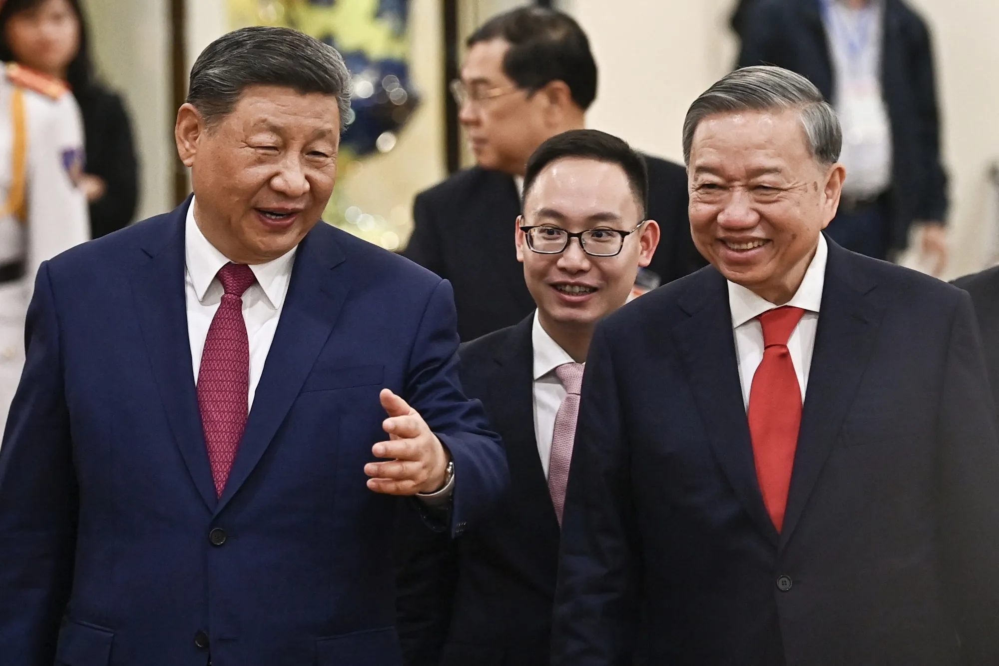 Xi Jinping and&nbsp;To Lam, right,&nbsp;in Hanoi on April 14.