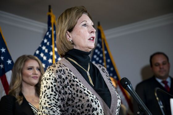 Ex-Trump Lawyer Sidney Powell Hires Lin Wood for Defamation Case