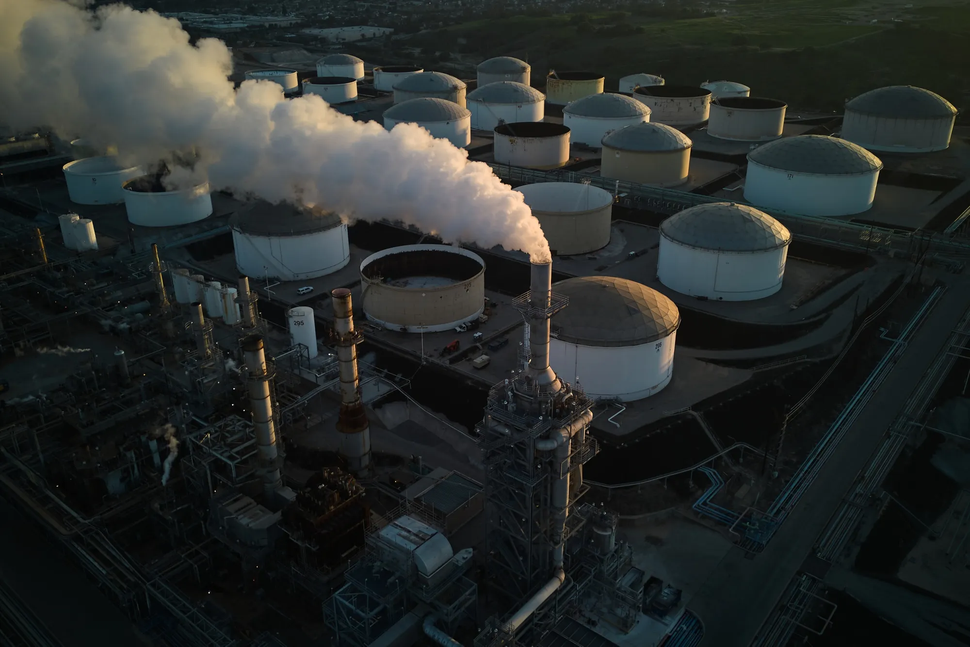 The refiner announced Oct. 16 it is closing its two-plant&nbsp;Los Angeles refinery&nbsp;complex by the end of next year.