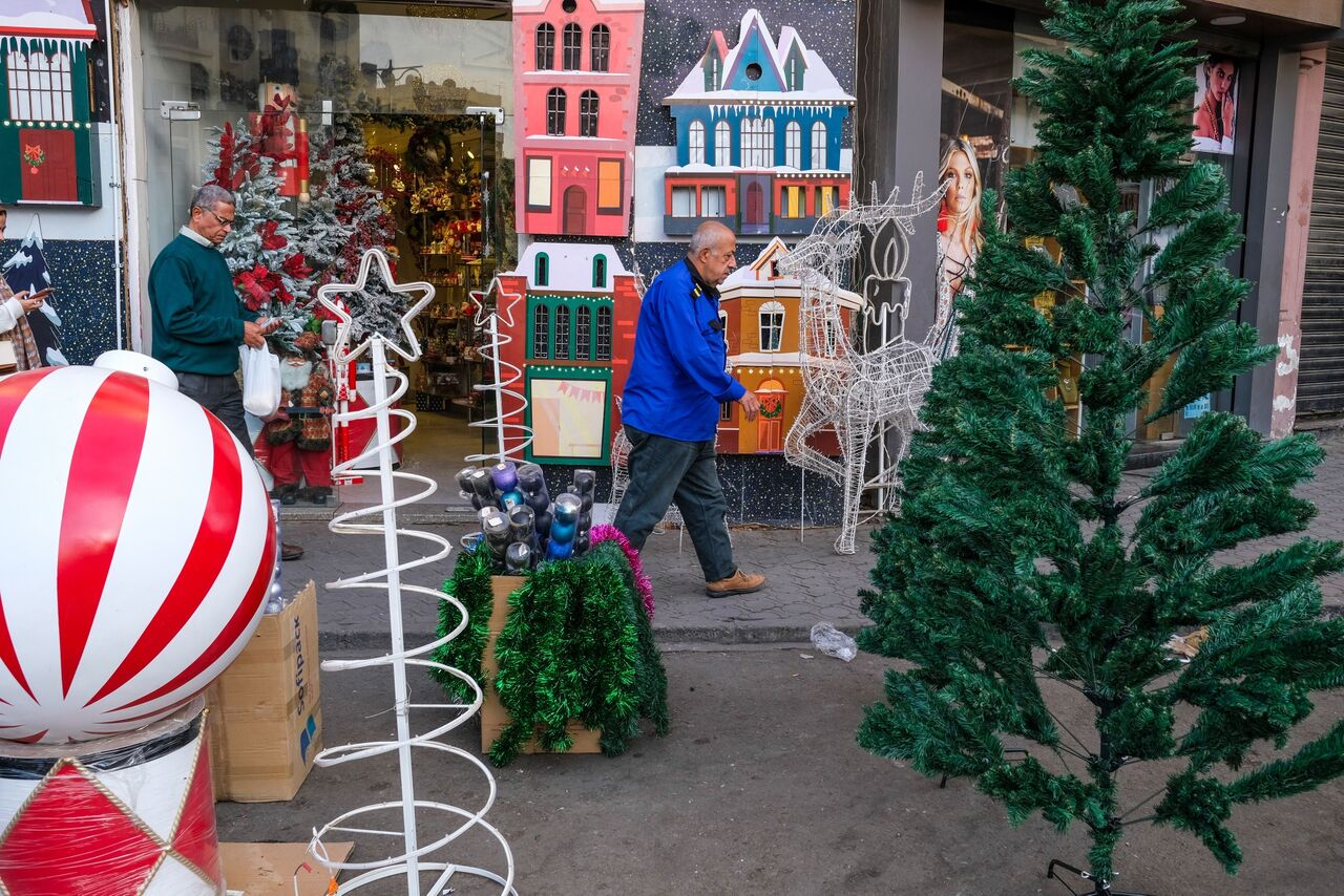 How to Dispose of Your Christmas Tree and Other Holiday Staples Bloomberg