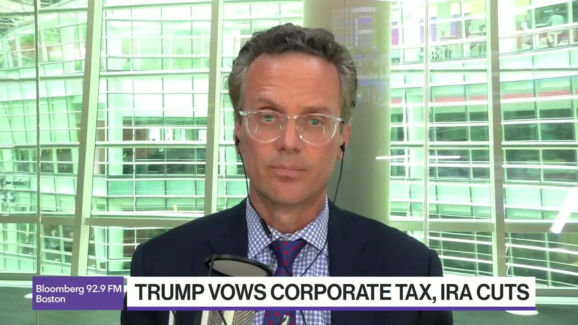Watch Trump Proposes Tax Cuts, Tariffs in Economic Plan - Bloomberg