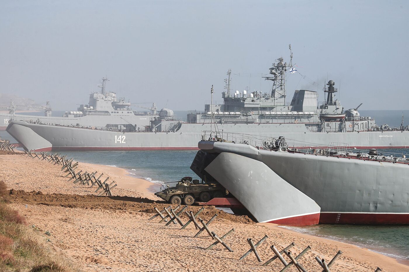 Russia holds amphibious landing exercise in Crimea