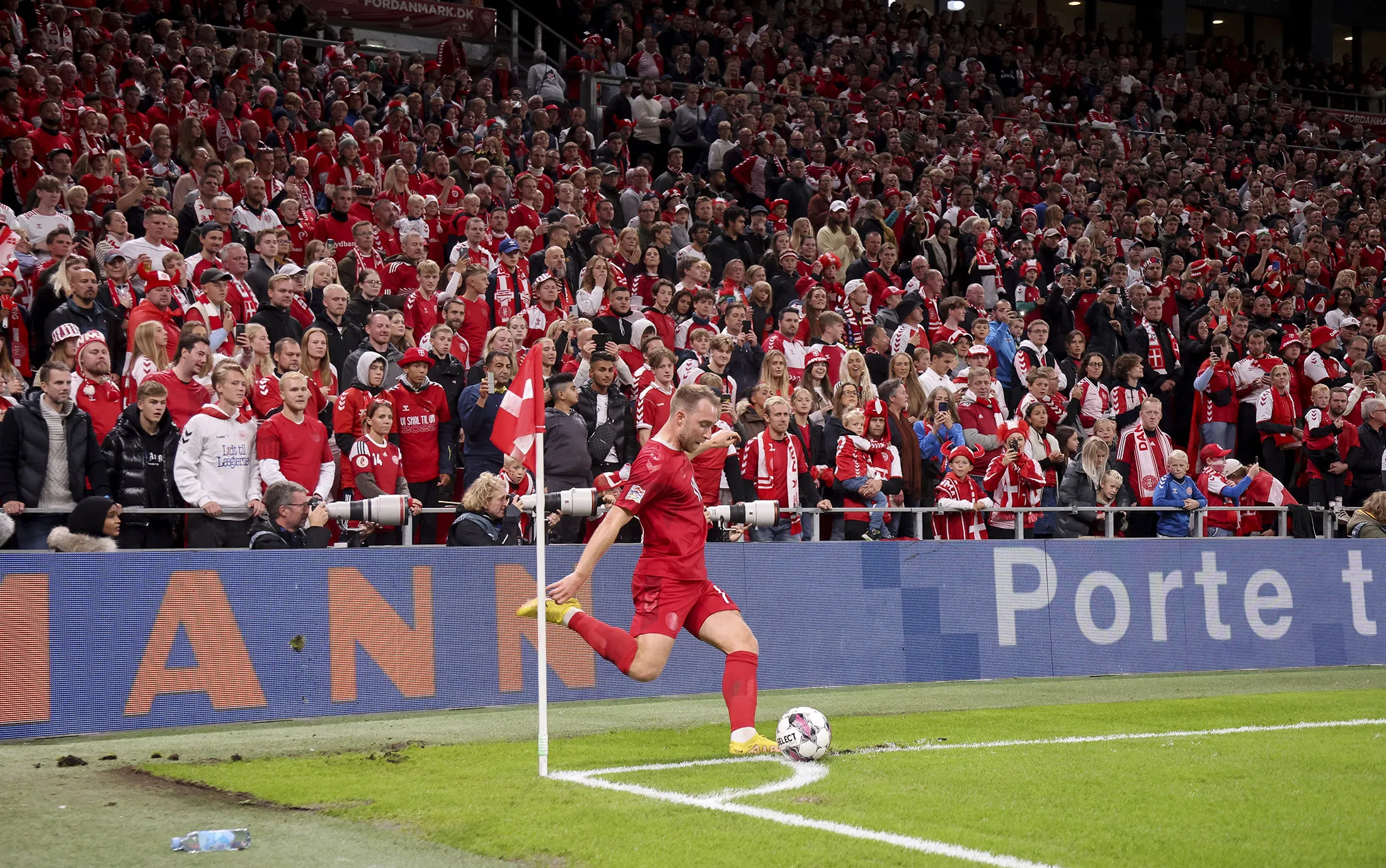 Christian Eriksen of Denmark plays a corner kick during a match against&nbsp;France at Parken Stadium&nbsp;in Copenhagen, Denmark, on Sept. 25.