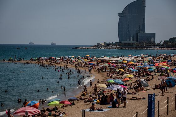 Spain Battles to Rescue Tourism After U.K. Quarantine Order