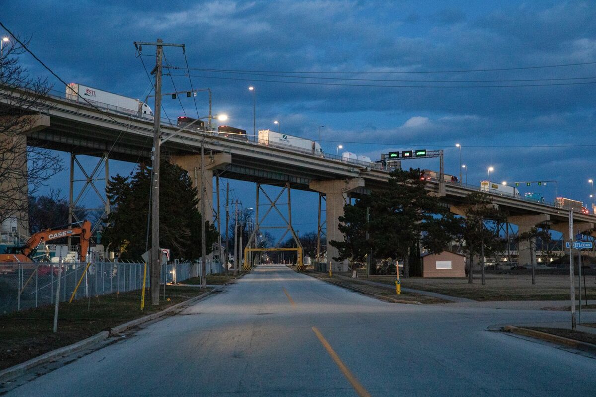 assets.bwbx.io image