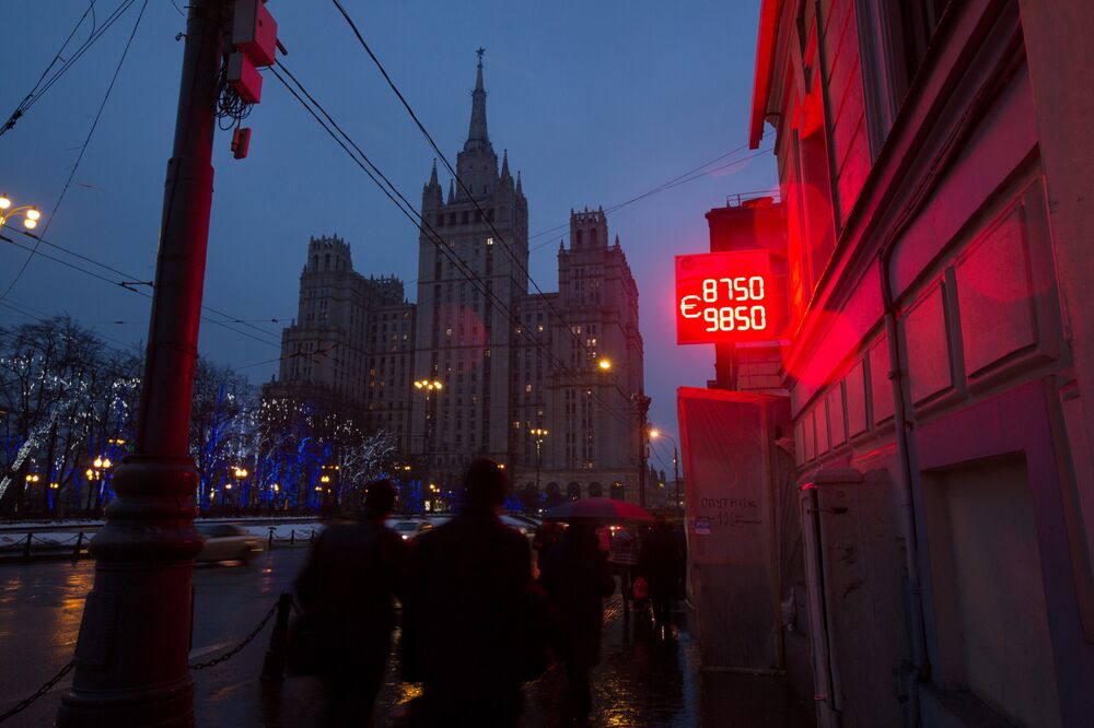 Morgan Stanley To Shut Down Moscow Equities And Currency Desks