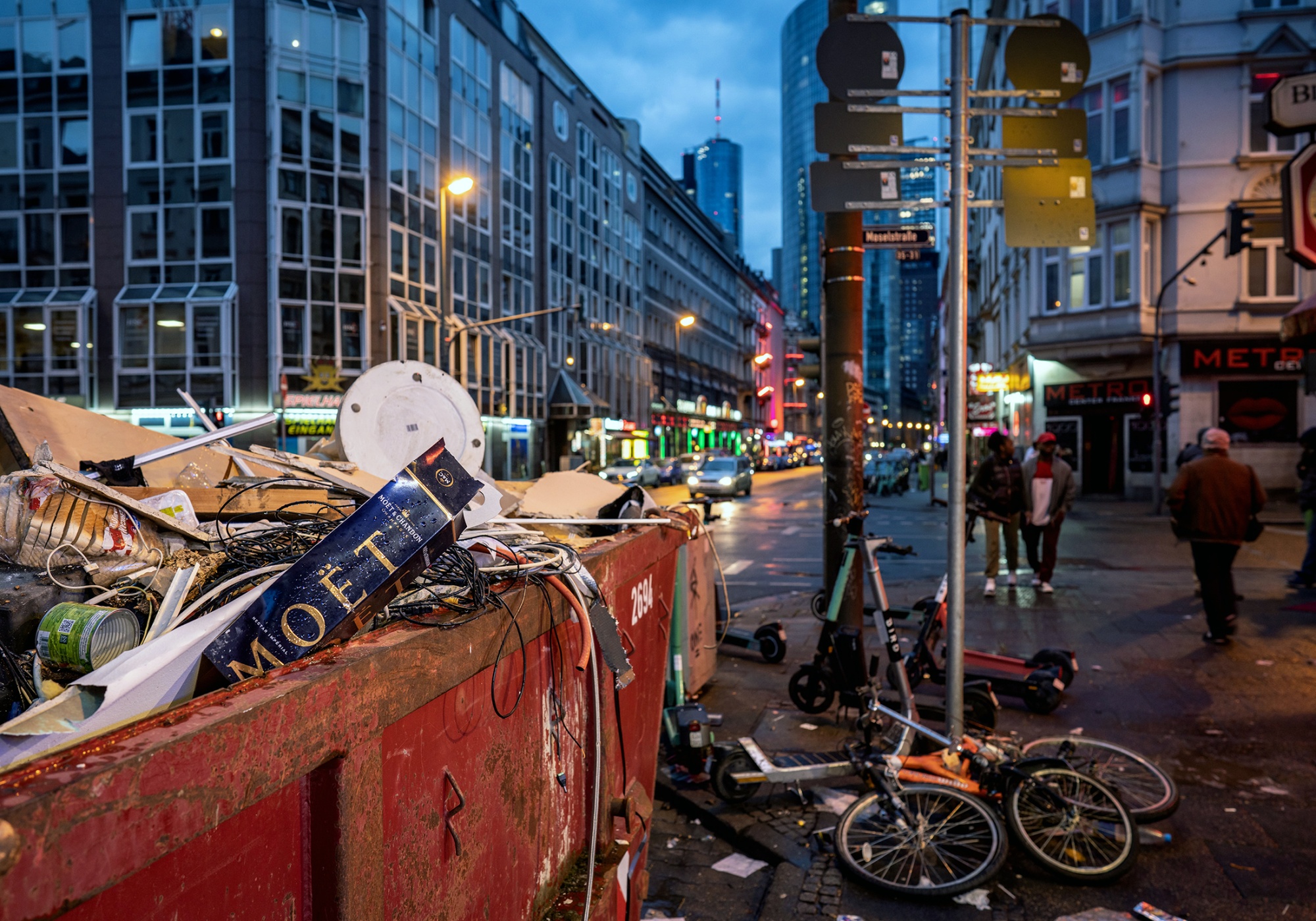 Frankfurt Train Station, Where Bankers Work Next to Drug Dealers - Bloomberg