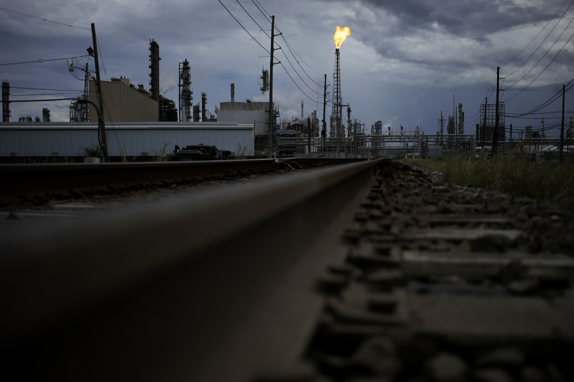 Shell’s Storm Damage Pinches OneSixth of U.S. Gulf Oil Bloomberg