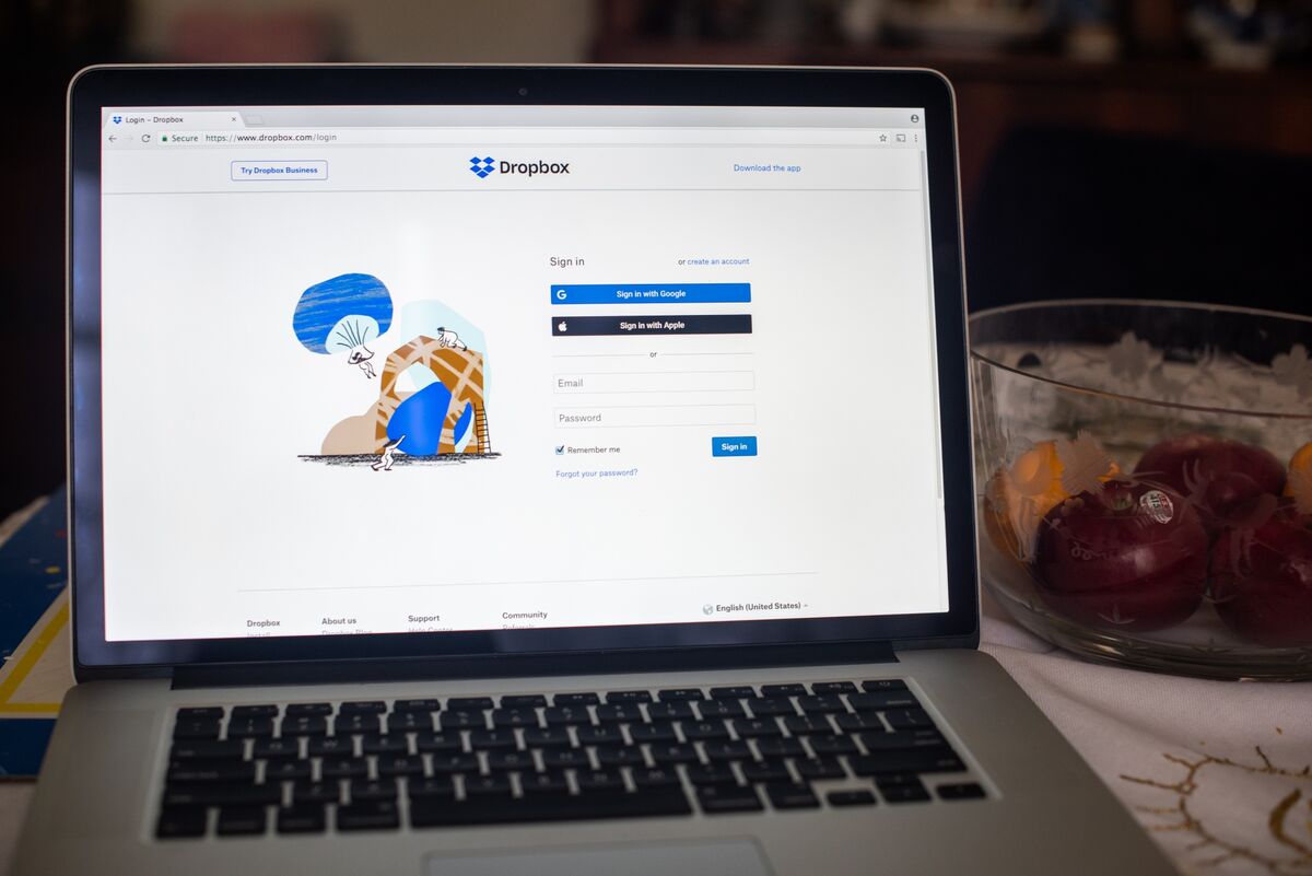 Blackstone’s Private Credit Line to Dropbox Raised to $2.7 Billion