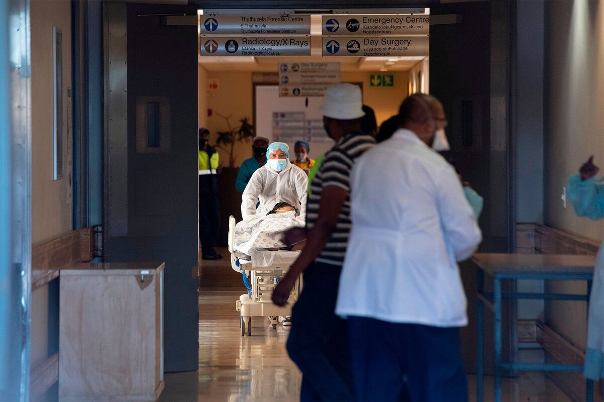 Health leaders ask S. Africa to ask ax officers about vaccination