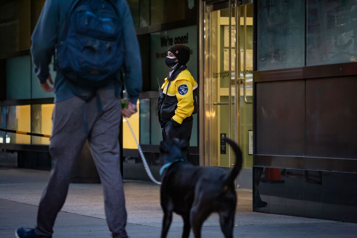 Security Guards' New Covid Pandemic Duty: Mask Enforcement - Bloomberg