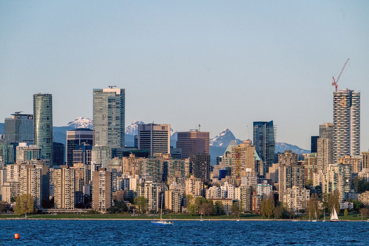 Canada Billionaire Buys Half of Tech Fund, Commits $125 Million