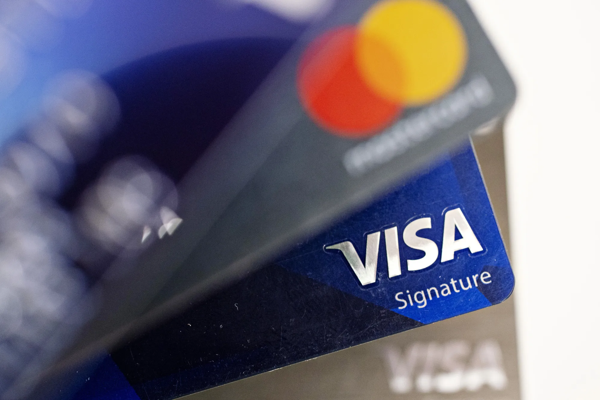 Visa, Mastercard Reach $6.2 Billion Settlement on Swipe Fees