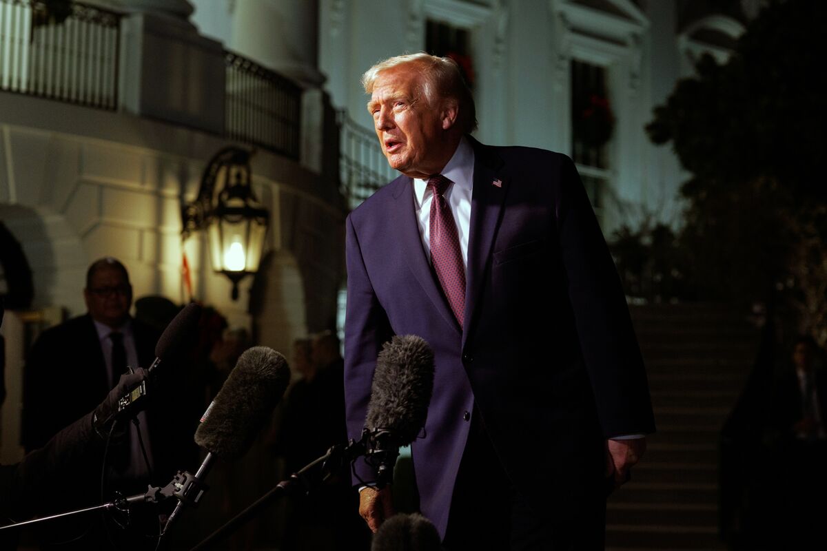 Trump to Grab the Spotlight as Global Elite Heads to Davos