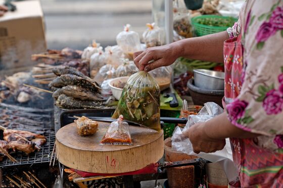 Bangkok Street-Food Stalls Are Trying to Give Up Plastic Bags