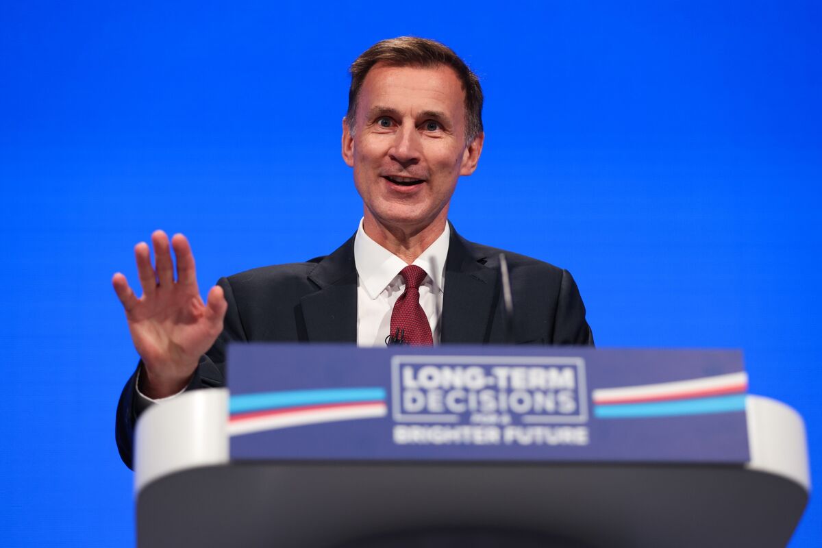 Crisis Chancellor Hunt Has Hardest Task Yet: Saving the Tories