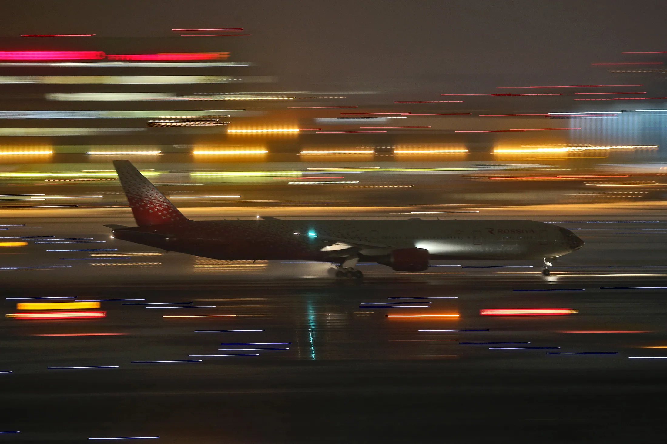 Runway reopens after revamp at Sheremetyevo Airport near Moscow